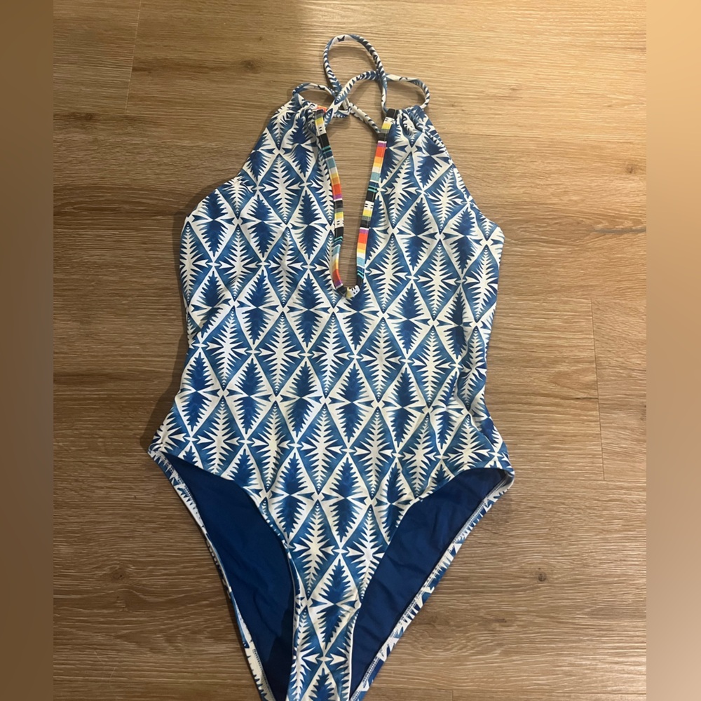 Ripcurl one piece. Aztec print.